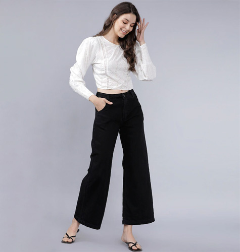 "Women Black Flared Mid-Rise Clean Look Stretchable Jeans "
